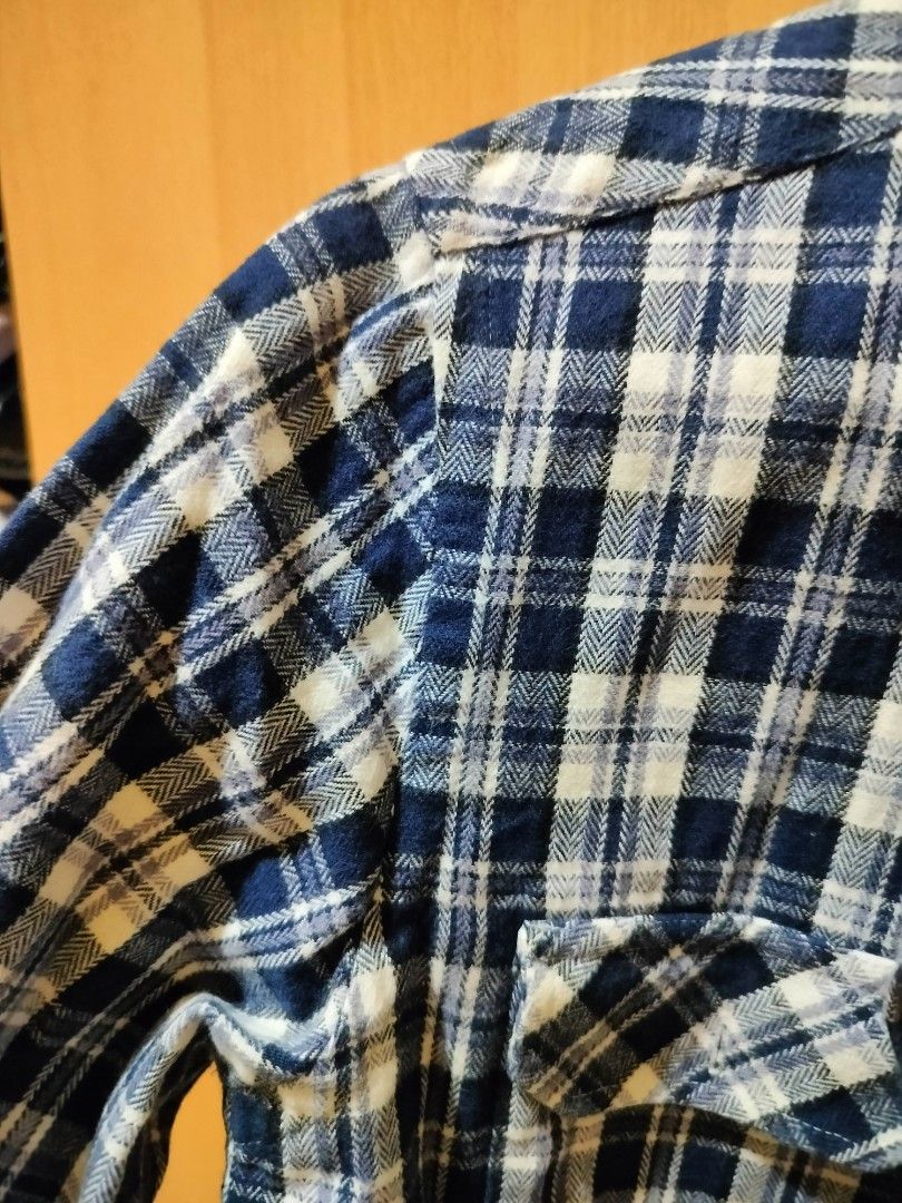 Longsleeve (Category: Longsleeves) located in Marikina City. Submitted by nullsells (Listing ID 1357187192, Image 3). Description: Missing buttons and loose stitching but no hole, see pics for flaws. Meet up: 👣Robinson's Metro East 👣Sta Lucia Mall Cainta I can also do meet up in these areas if you buy 3 pcs and up of items on my list: 🚗SM Masinag 🚗Ayala Malls Feliz 🚗SM Cubao 🛵Lalamove - sf will be shouldered by buyer.