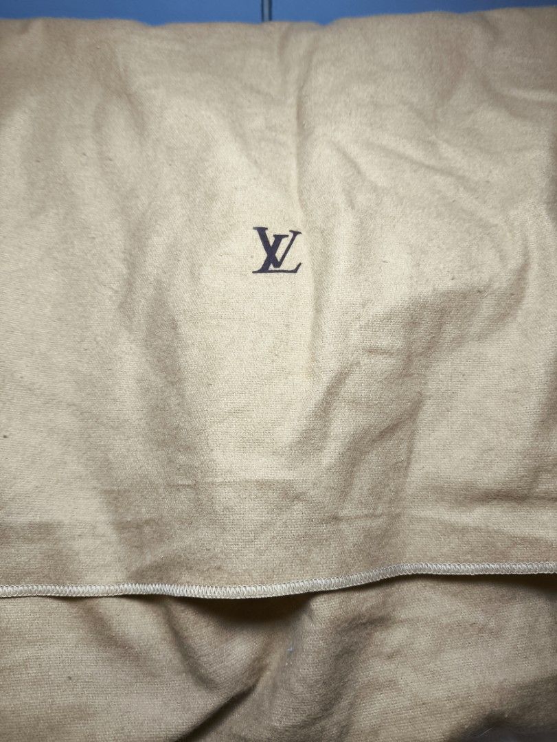 Louis Vuitton Vavin GM (Category: Luxury Bags & Wallets) located in Manila. Submitted by rewearables.mnl (Listing ID 1357383899, Image 2). Description: FOR SALE: Louis Vuitton Louis Vuitton Vavin GM THIS BAG IS SUPER WELL TAKEN CARE OFF DATE CODE: AR00210 MADE: MADE IN FRANCE ISSUE: NO ISSUE INCLUSION: WITH lV DUSTBAG MEET UP CAVITE, ALABANG AREA.