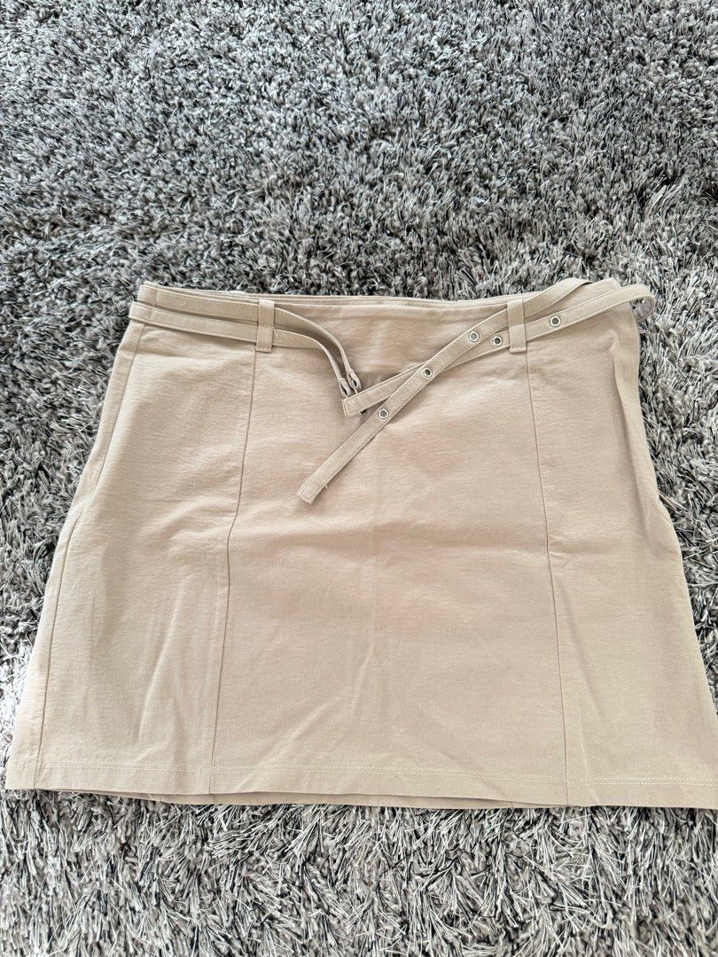 Mango Double-belt Mini Skirt XS (Category: Skirts) located in Angeles City. Submitted by declutter.rt (Listing ID 1357305195, Image 3). Description: Used only twice bought for 1995 pesos.