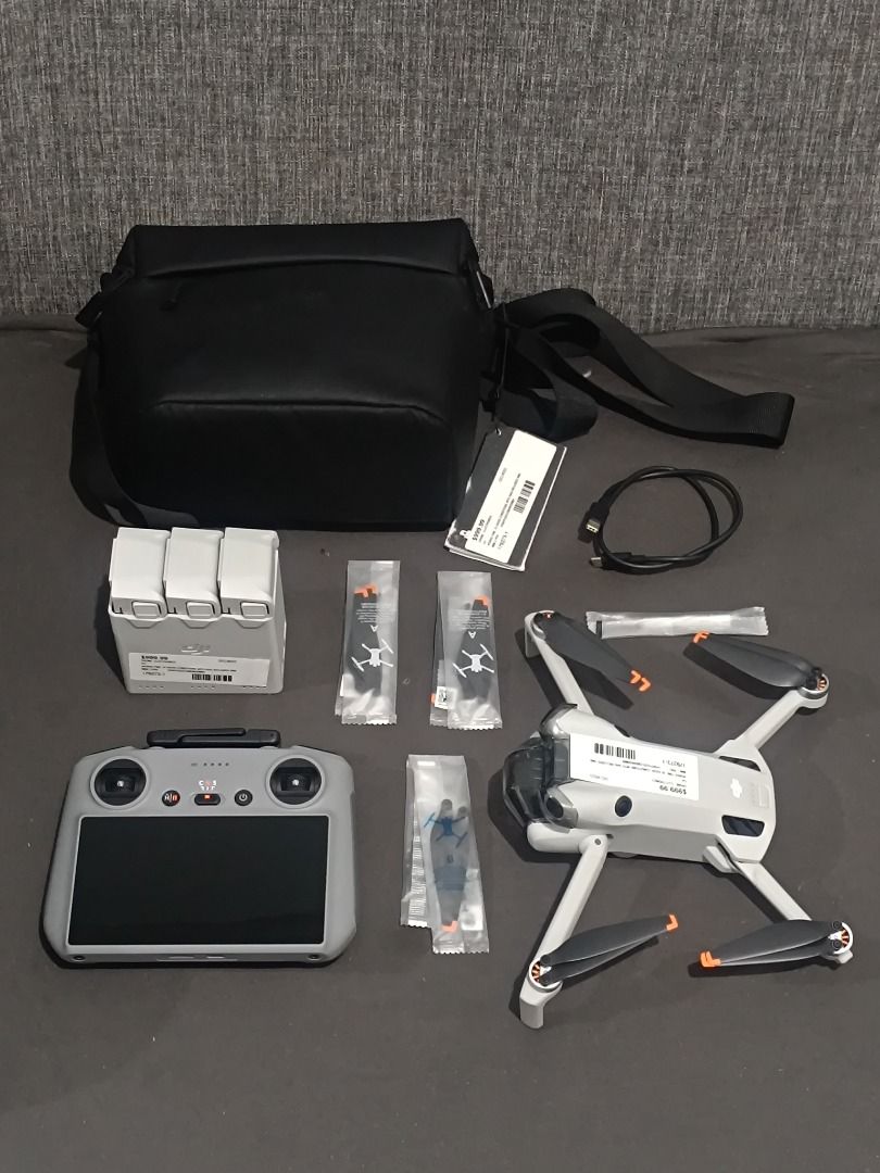 Mini 4 pro FMC Plus (Category: Drones) located in Caloocan City. Submitted by dimarananr83261 (Listing ID 1357242448, Image 1). Description: Dji Mini 4 Pro Fmc Plus 3x plus batteries (45 mins) Low Battery Cycle around 1-3 Cycle Only Super Fresh Almost Brandnew condition Dji rc2 No box No issue No swap sale only Tagaytay , Cavite ,Batangas City 52 k nego pa po.