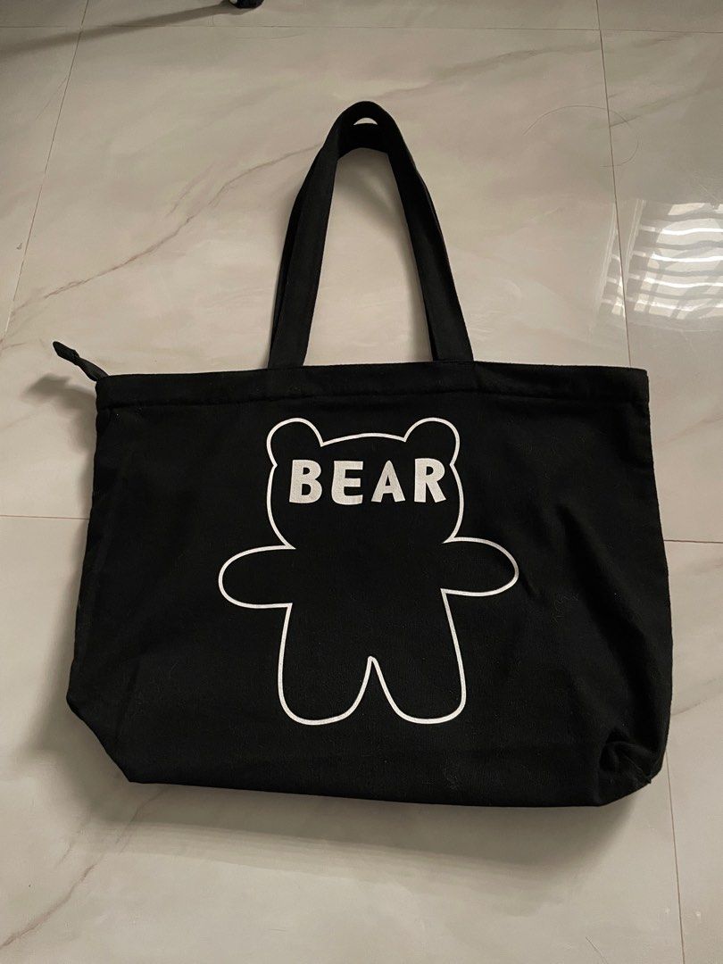 Miniso Canvas Tote Bag Large capacity Bear (Category: Tote Bags) located in Taguig. Submitted by zone26ph (Listing ID 1357241569, Image 1). Description: No flaws or Damages - No discoloration, Can be washed - Price is still slight negotiable 📍Taguig 🚚 Lalamove or J&T Shop policy: Tap in profile 📩 PM for other inquiries .