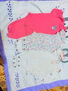 newborn onesies bundle gerber and carter no issues need yo be washed