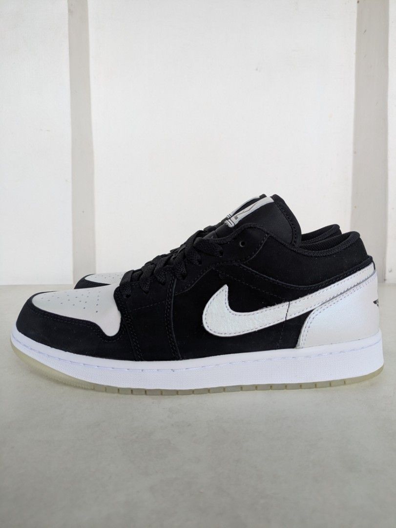 Nike Air Jordan 1 Low SE (Category: Sneakers) located in Makati City. Submitted by _mandalafinds (Listing ID 1357247771, Image 2). Description: Nike Air Jordan 1 Low SE Black.