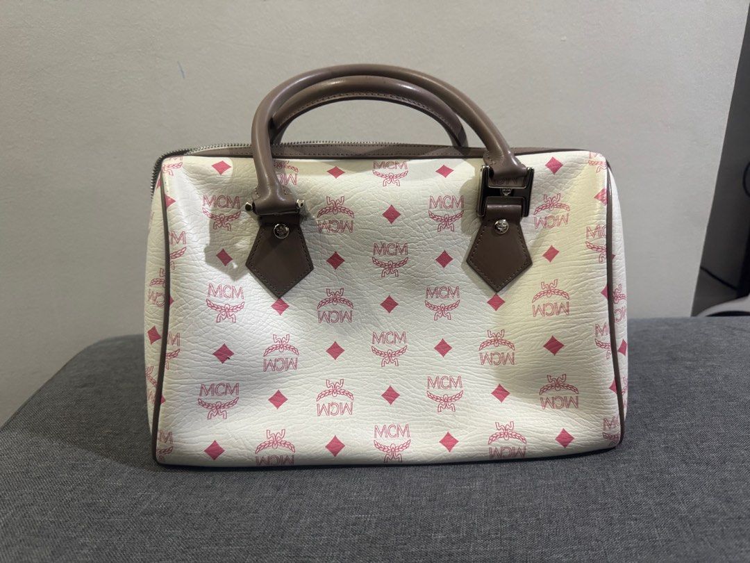 Original MCM Doctors Bag (Category: Luxury Bags & Wallets) located in Pasig City. Submitted by switbabyneth03 (Listing ID 1357277230, Image 3). Description: Slightly negotiable .