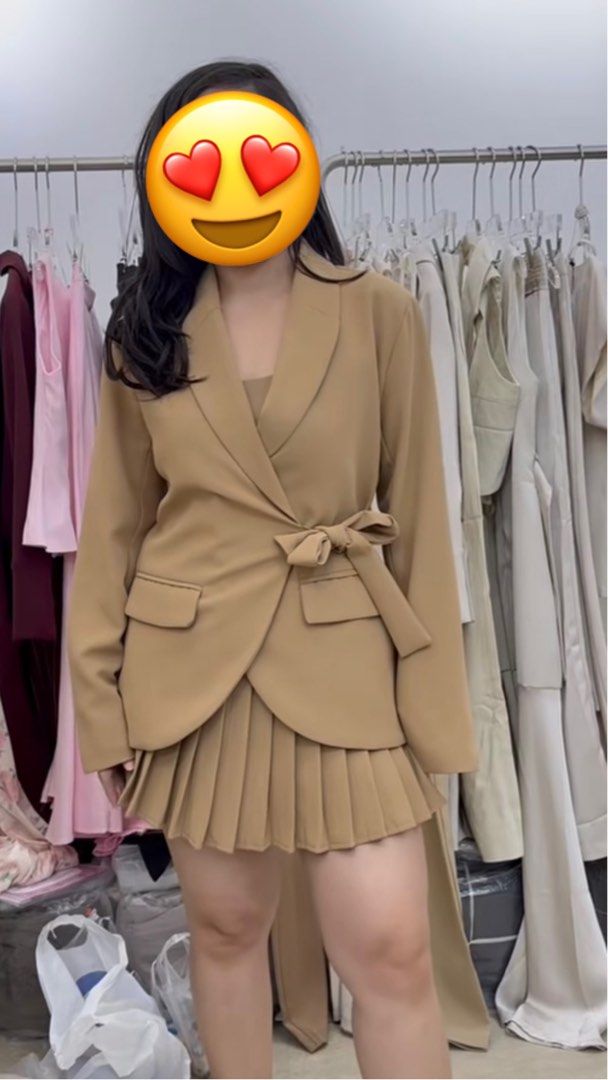 PBKK PREMIUM PEONY SET (L ON TAG) (Category: Sets or Coordinates) located in Paranaque City. Submitted by teamjasny (Listing ID 1357383641, Image 1). Description: ONHAND PEONY NO RESTOCK SA SHOP BRAND NEW WITH TAG NEVER WORN PREMIUM SET Best fits: Bust: 36-40 Waist: 29-32 BOUGHT IN BKK PASABUY FOR 1,980 RFS: RUNS BIG ON ME, wrong size .