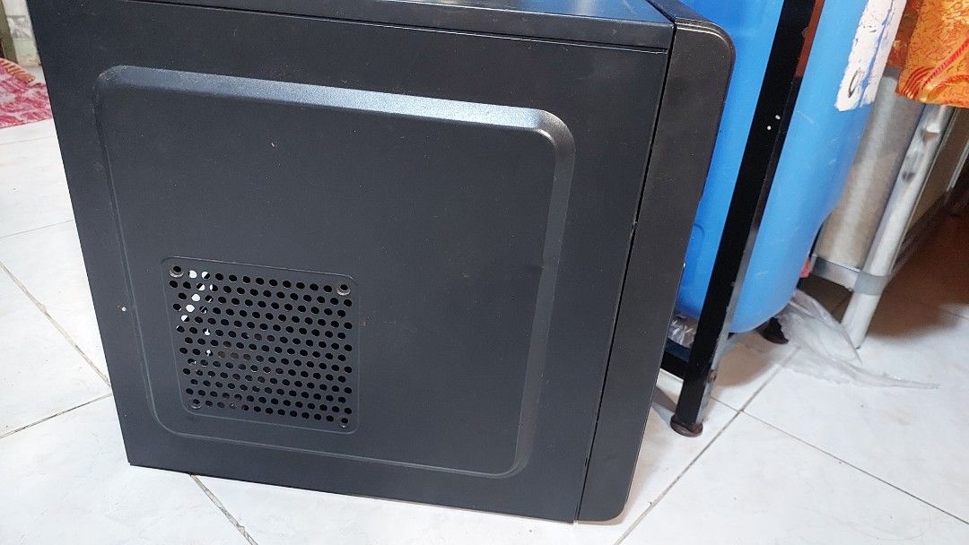 PC desktop Case w/ Generic Power Supply[New] (Category: Desktops) located in Pateros City. Submitted by jonflor (Listing ID 1357292984, Image 1). Description: -PC desktop case with very minimal minimal damage. -w/powersupply [NEW], di pa nagagamit dahil nag uprade agad ako ng bagong Case w/powersupply..