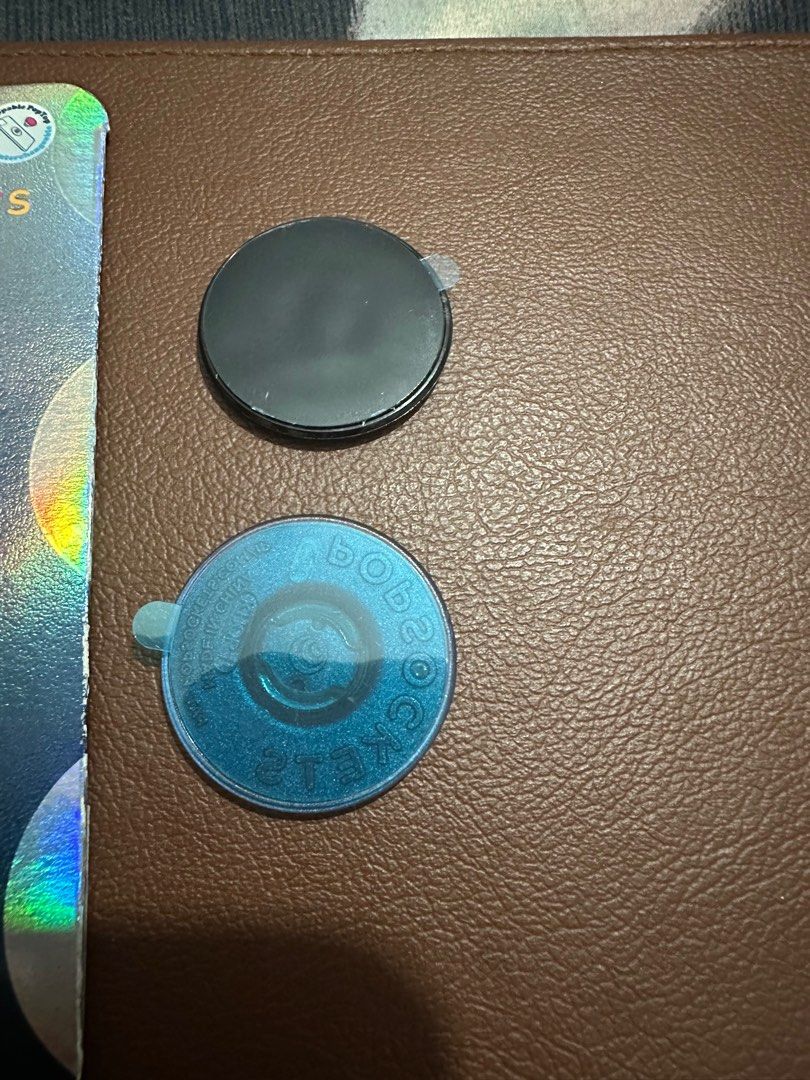 Popsocket base (Category: Other Gadgets) located in Singapore. Submitted by its_moon_kay (Listing ID 1357263841, Image 2). Description: Base for sale. I have multiples. $5 with free mailing. .