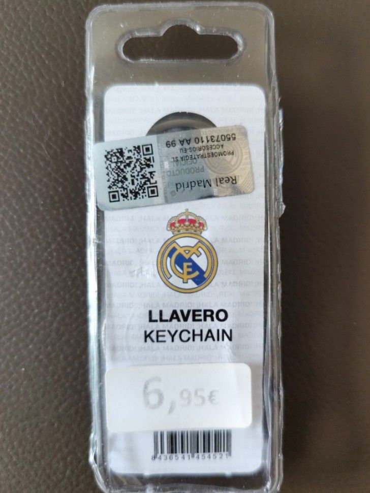 Real Madrid FC keychain (Category: Other Merchandise) located in Singapore. Submitted by keantancy (Listing ID 1324934393, Image 2). Description: Official product. Bought in Spain for a friend, but due to some reason didn't give it to him. Original cost price is €6.95. New as seen in the photo. Cash payment only!!!.
