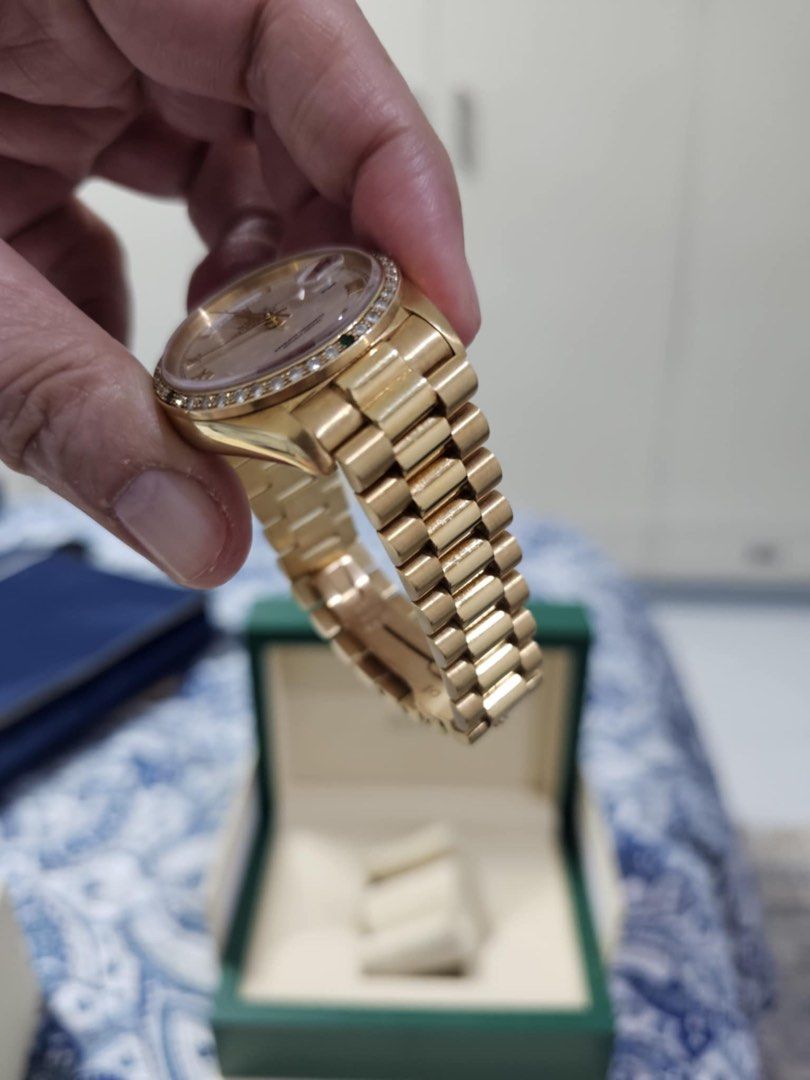 Rolex 1987 Daydate President Pyramid dial 36 (Category: Luxury Watches) located in Pasig City. Submitted by Watchaholics (Listing ID 1357272368, Image 3). Description: Rolex 1987 Daydate President Pyramid dial 36 -Ref 18038 -Year model 1987 -With box and cert -original bezel is included -aftermarket diamond bezel worth 260k -in a very good condition -willing for authentication c/o buyer For 1.1M You may DM or contact @ 09615077138 Thanks admin😉.
