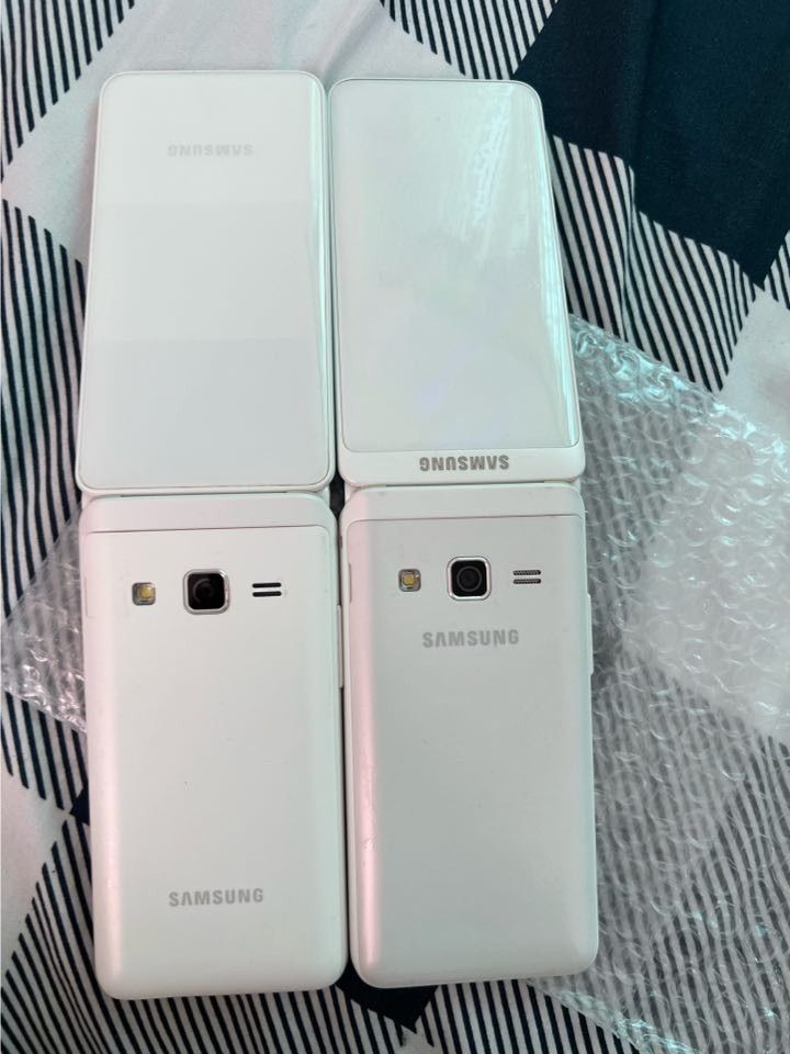 SAMSUNG WHITE FOLDER 2 (Category: Samsung) located in Abucay. Submitted by ampee_ (Listing ID 1357318085, Image 2). Description: SAMSUNG Folder 2 ✨️ Right one is still available! Inclusion - Extra Battery - Phone strap NO ISSUE❗️❗️❗️ PM for more info or pics 📸 We can do meet up around Metro Manila..