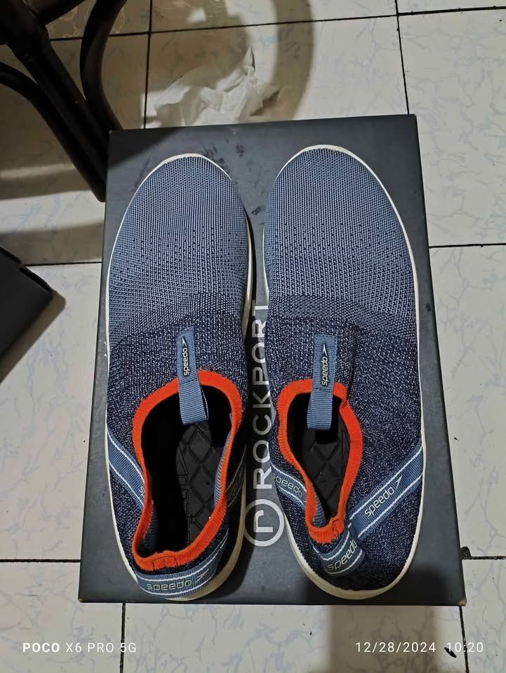 Speedo SurfKnit Pro Size 13 (Category: Sneakers) located in Taguig. Submitted by veilsly (Listing ID 1357229399, Image 1). Description: Speedo SurfKnit Pro Size 13 8.5/10 condition used 2-3x times Local SRP is 3.2k Available until posted Open for shipping transaction Pm for faster transaction .