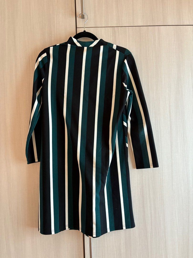 Striped MANGO dress (Category: Dresses) located in Makati City. Submitted by user7633 (Listing ID 1357288244, Image 2). Description: Long sleeved MANGO dress Green, black and white stripes Size: US small but fits up to medium frames.