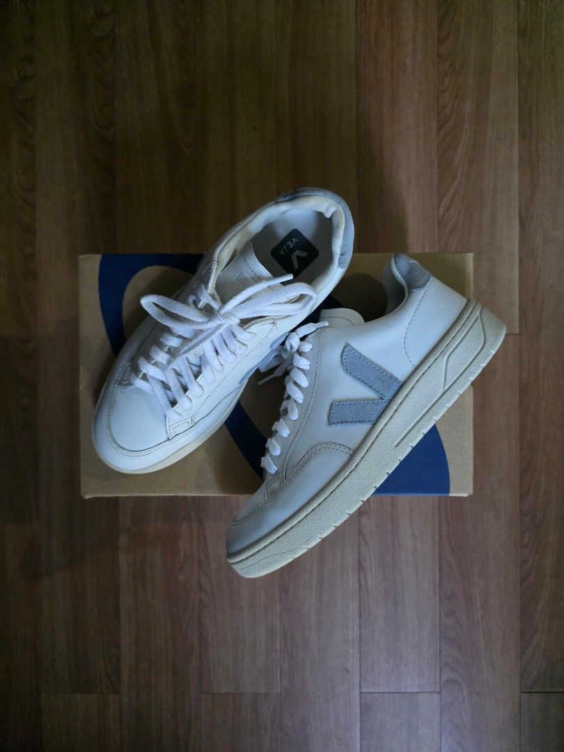 VEJA V-12 Leather Sneakers (Category: Sneakers) located in Makati City. Submitted by declutern (Listing ID 1357293405, Image 1). Description: RFS: Decluttering Original. Used only thrice. Kindly manage your expectations Price is negotiable for sure buyers Sf is shouldered by buyer through lalamove. 📍Makati Area.