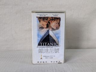 由 Oasis_old_books (刊登 ID 1357340070，圖片 1) 提交，位於 的 (類別：)，說明：。