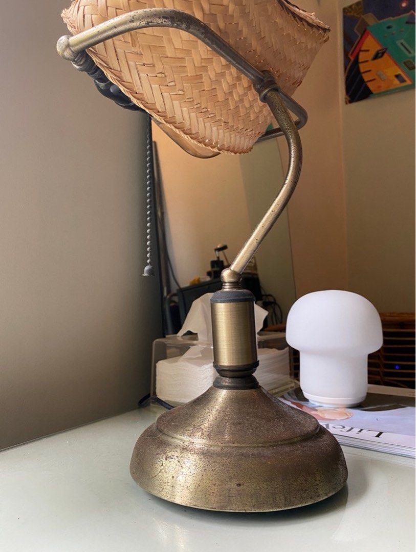 Vintage banker lamp (Category: Other Home Decor) located in Mandaluyong City. Submitted by isellstuff30 (Listing ID 1357233886, Image 3). Description: Replaced old lamp shade with cover seen in photos.