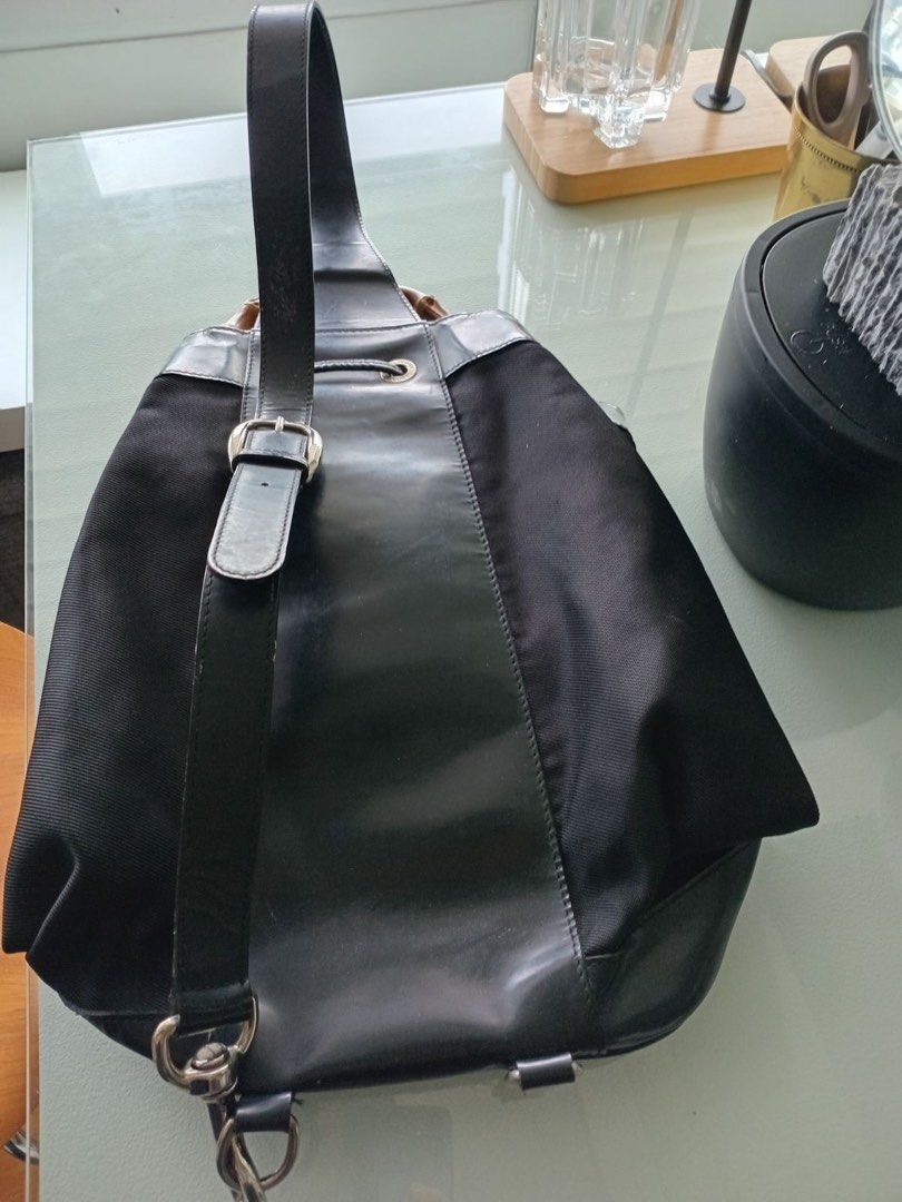 Vintage Gucci backpack (Category: Luxury Bags & Wallets) located in Muntinlupa City. Submitted by cssshop (Listing ID 1357325303, Image 2). Description: .