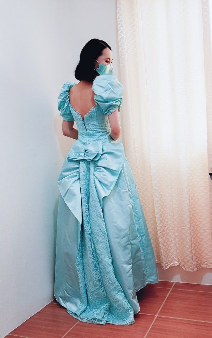 Vintage style gown (Category: Evening dresses & gowns) located in Marikina City. Submitted by mackbear (Listing ID 1357190257, Image 2). Description: Very good condition Comes with necklace earring facemask and glove set Size xs to s No COD Sf c/o of buyer No returns, check measurements thoroughly Buy at your own risk..