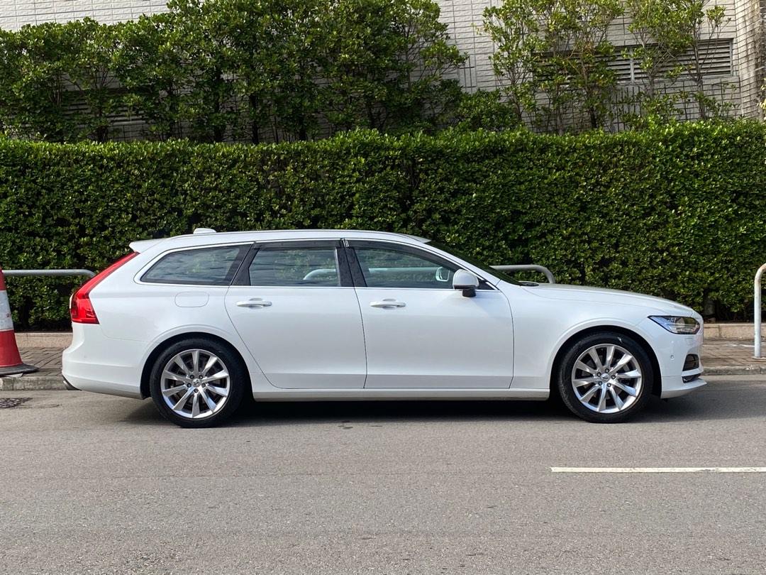 Volvo V90 T5 Momentum (A)62863129547523112