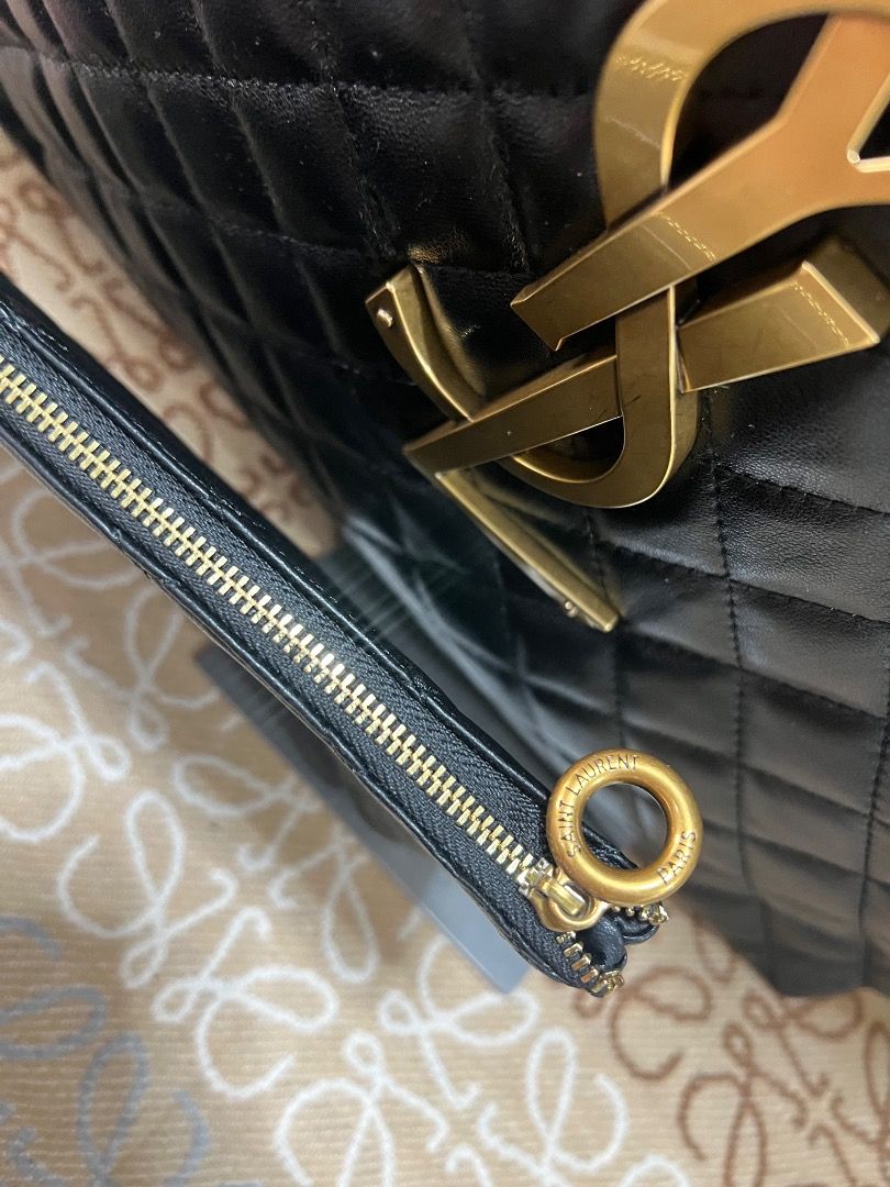 YSL Icare Maxi Quilted Tote Bag (Category: Luxury Bags & Wallets) located in Antipolo. Submitted by mjlenihcpreloved (Listing ID 1357220433, Image 3). Description: .