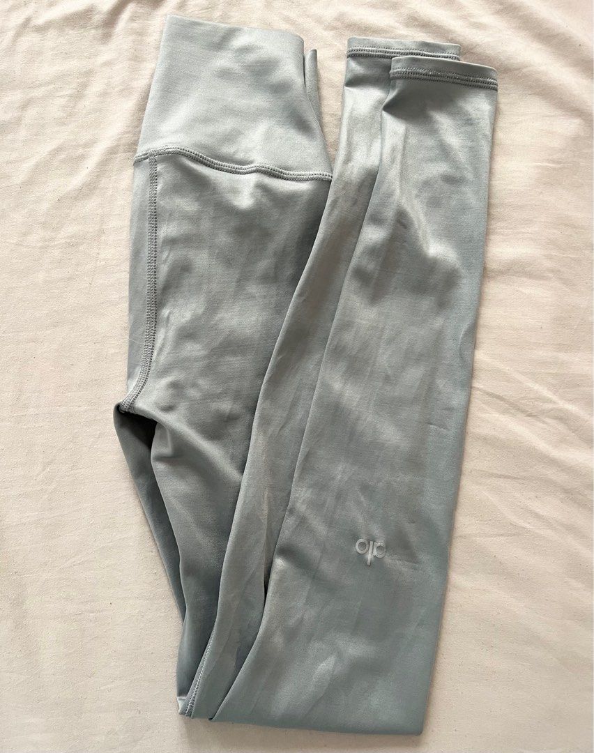 Alo Airlift Leggings (Category: Activewear) located in Manila. Submitted by rrymjd (Listing ID 1361373497, Image 3). Description: Size XXS Retails for 9k+ on the website .