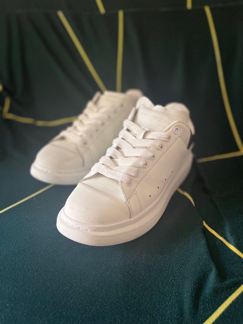 ANTONIO MCQUEEN WHITE SHOES (Category: Sneakers) located in Taguig. Submitted by laineeyyyy (Listing ID 1361440206, Image 2). Description: Antonio Mcqueen Size 43 Husband's personal fave but have to let go Need funds.