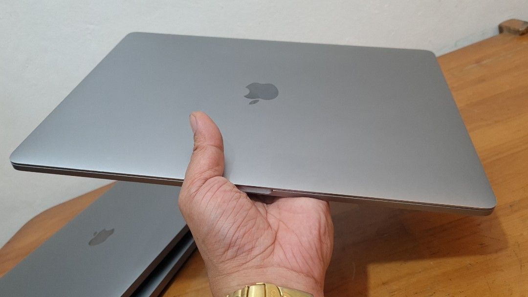 Apple Macbook Pro Touch bar|Dual Graphics 15.4 2k Resolution (Category: Laptops & Notebooks) located in Paranaque City. Submitted by russelllabitag08301988 (Listing ID 1361413289, Image 2). Description: APPLE MACBOOK PRO A1707|Dual Graphics||Macos Monterey|TouchBar|Bcklit Keyboard| 15.4inch (2880×10800) Retina. Condition: Secondhand Presentable. Intel Core i7-Quad Core 2.8Ghz (Late 2017) 16Gb Ram| 256Gb M.2 SSD Intel HD Graphics 630| 2Gb Radeon P