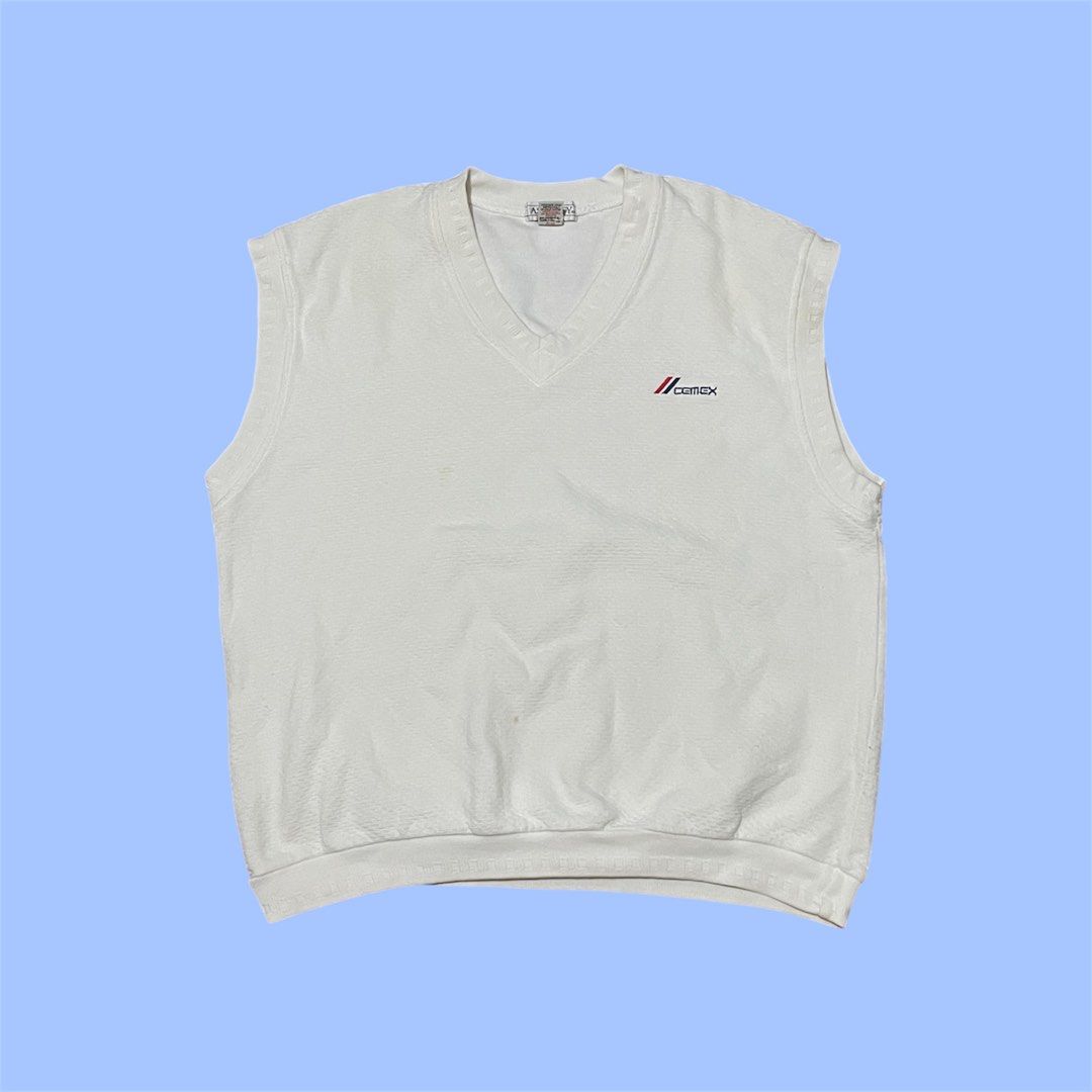ASH CITY WHITE VEST (Category: Coats, Jackets and Outerwear) located in Manila. Submitted by COMFYTS (Listing ID 1361360120, Image 1). Description: ASH CITY WHITE VEST LARGE ON TAG CAN FIT XL ISSUE: LIGHT STAINS 250 + sf PM FOR MORE INFO.