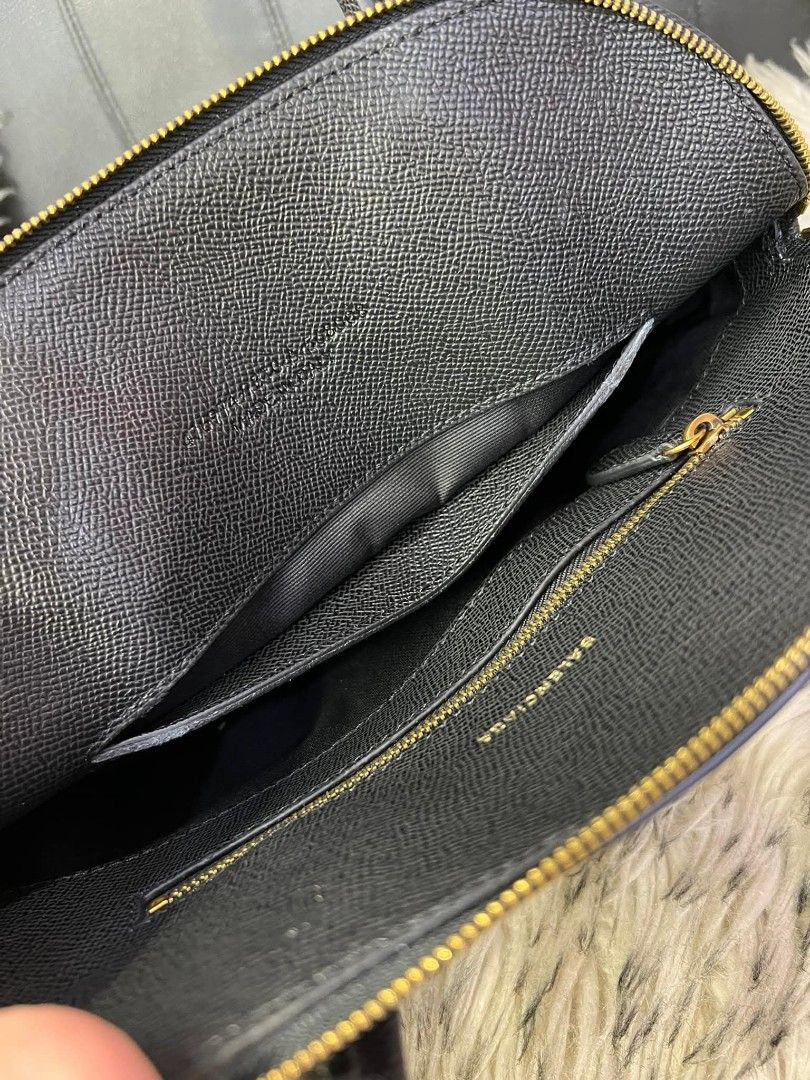 BALENCIAGA (Category: Luxury Bags & Wallets) located in Davao. Submitted by daneyvintage (Listing ID 1361418145, Image 3). Description: no issue bb underzicoded.