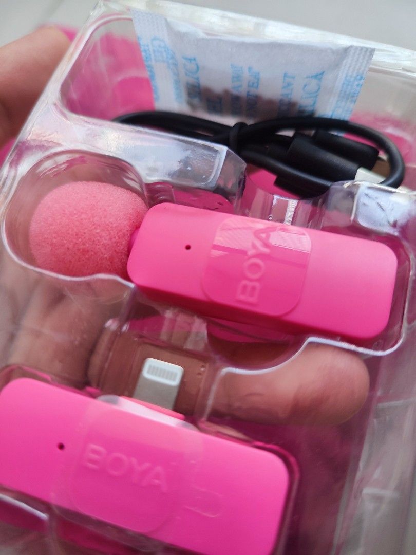Boya Wireless Microphone v1 (Category: Microphones) located in Makati City. Submitted by kdcee (Listing ID 1361394976, Image 2). Description: For ios 👋 Selling my barely used pink BOYA wireless mic! It's in almost new condition coz I ended up with too many mics😅 Price is slightly negotiable, kindly send an offer if interested ty 📌Loc: Commonwealth, QC meet up/pickup OK.