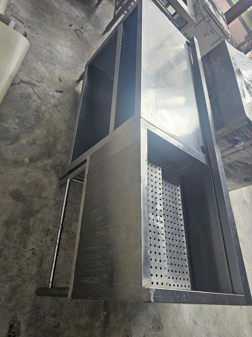 Cashier counter with beverage display (Category: Shelves, Cabinets & Racks) located in Petaling Jaya. Submitted by chemnitz (Listing ID 1361106078, Image 2). Description: Cashier counter with beverage display 173w x 56w x 86h RM300 pick up at kelana jaya PJ.