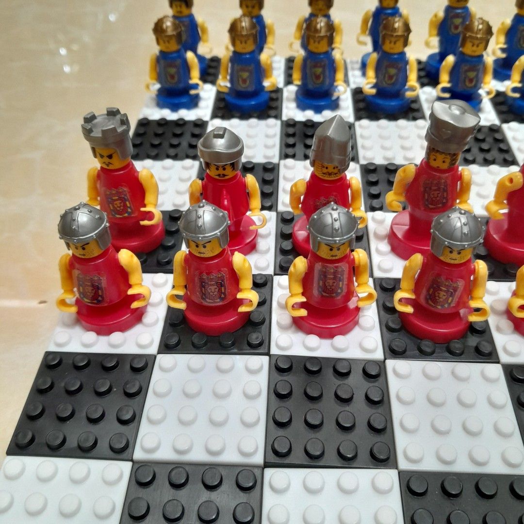 Chess set (Category: Lego & Building Sets) located in Baguio. Submitted by shellcollector (Listing ID 1361398793, Image 2). Description: Chess set Complete pieces Lego-like, not lego 1000 Pesos Baguio shipping.