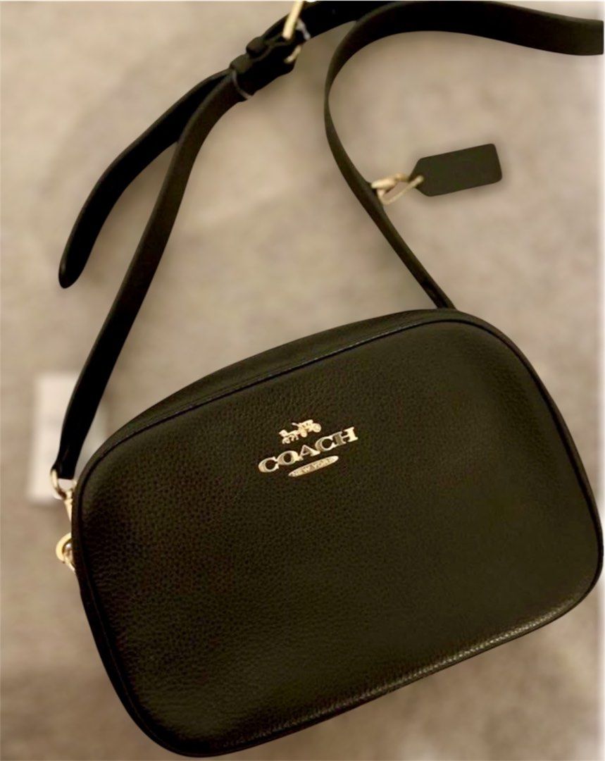 Coach Cross body bag (Category: Luxury Bags & Wallets) located in Taguig. Submitted by cathtorre21 (Listing ID 1361473123, Image 3). Description: Genuine Coach Cross body bag Black Serial no I2366-ca207.