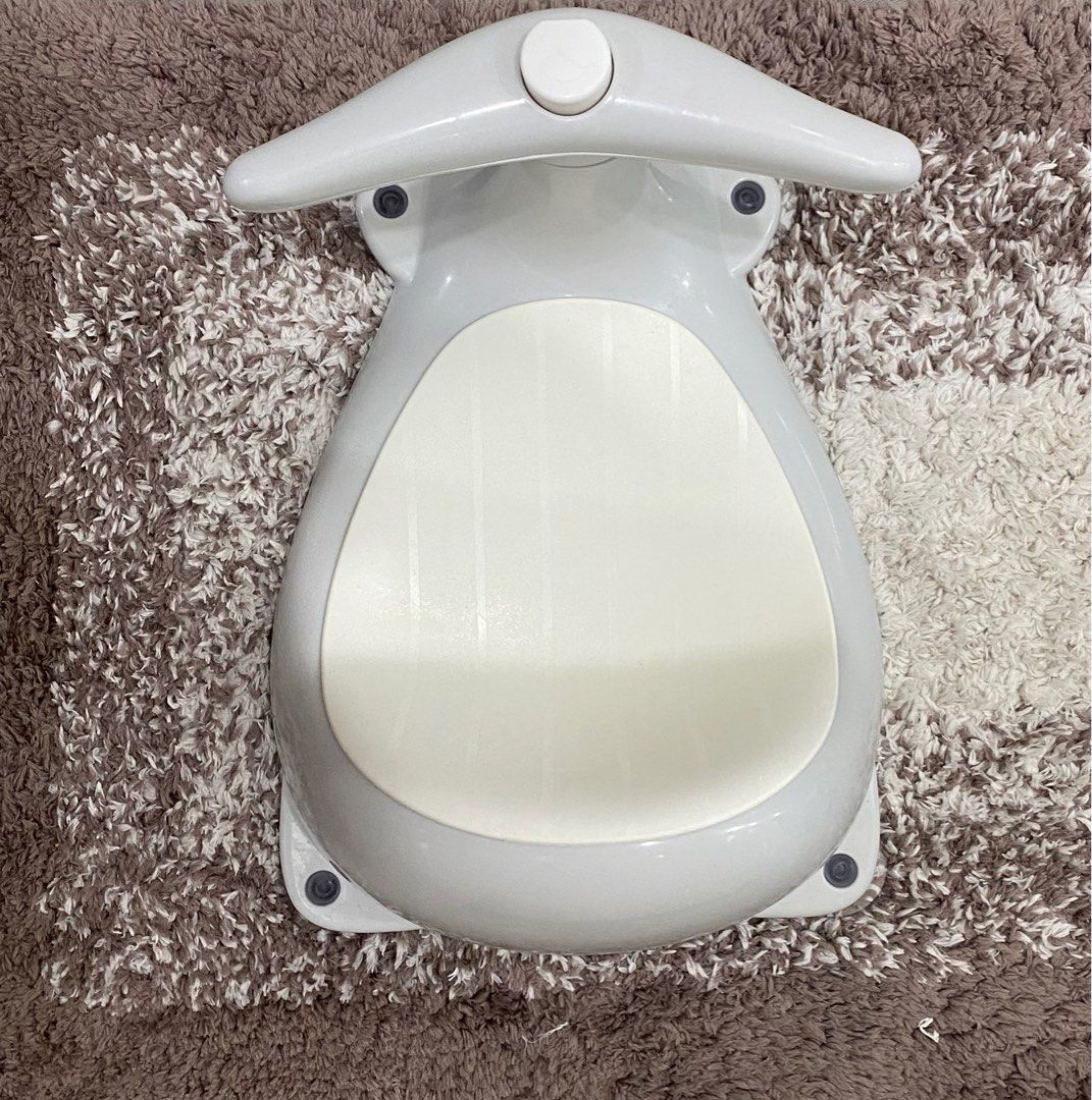 Coco Lala Baby Bath Seat Support (Category: Bathtub & Bath Accessories) located in San Fernando. Submitted by declutterwithj (Listing ID 1361452739, Image 2). Description: Used twice only. Nakalagay nalang sa sulok ng cr LP 500.