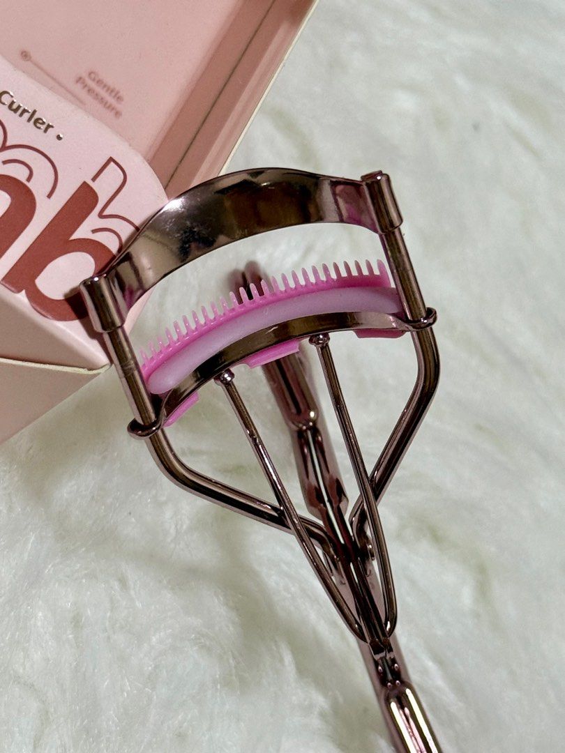 Curl lash (Category: Face Care) located in Taguig. Submitted by cathtorre21 (Listing ID 1361434884, Image 3). Description: Brand New O.TWO.O Curl Lash.