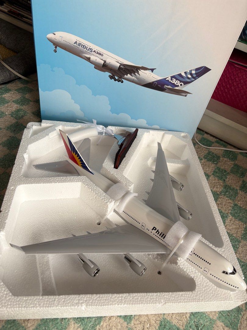 Diecast Airplane 13” (Category: Other Home Decor) located in Pasig City. Submitted by decluttercat (Listing ID 1361395583, Image 2). Description: bought it for 3000 but never used. buyer will handle shipping.