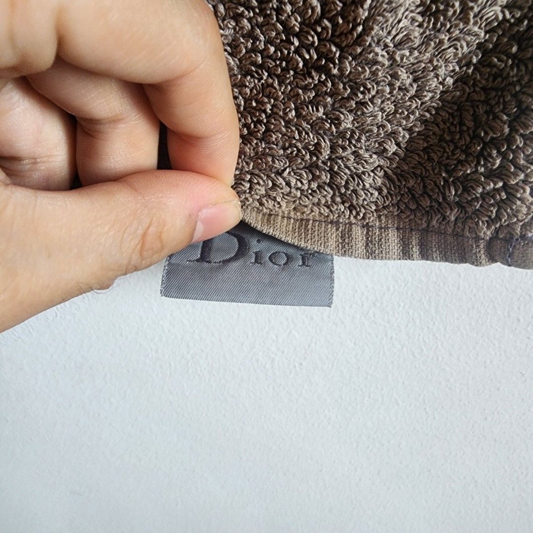 Dior Face Towel Gray (Category: Towels, Napkins & Holders) located in Meycauayan. Submitted by MP_Shop (Listing ID 1361357000, Image 2). Description: Dior Face Towel Gray Size: 16W" x 28L" 250 plus sf Loc: Meycauayan Bulacan Shipping: J&T Mop: GCASH.