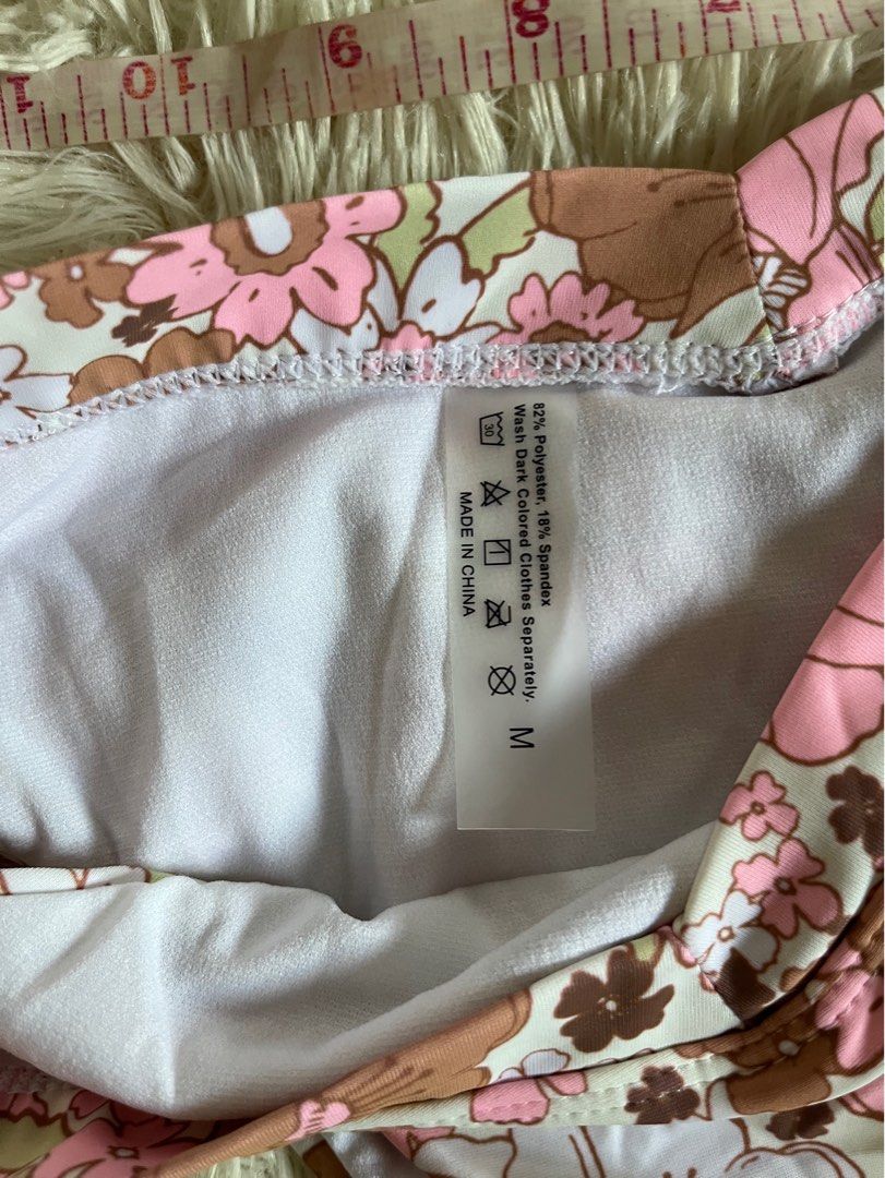 Floral Bikini Bottoms 3n1 (Category: Bikinis & Swimsuits) located in Pasay City. Submitted by sethsummer (Listing ID 1361354737, Image 3). Description: Floral #bikini bottoms #swimsuit #bathingsuit #swimwear #2pc Brand: H&M, black, xsmall on tag, washed but never used. Bought it at H&M MOA. Too small na for me Price: 100 Brand: BEACQS, pink floral, medium on tag.can fit to small. Brand new. Has pouched. RFS: wrong size Price: 80 Bra: color white 