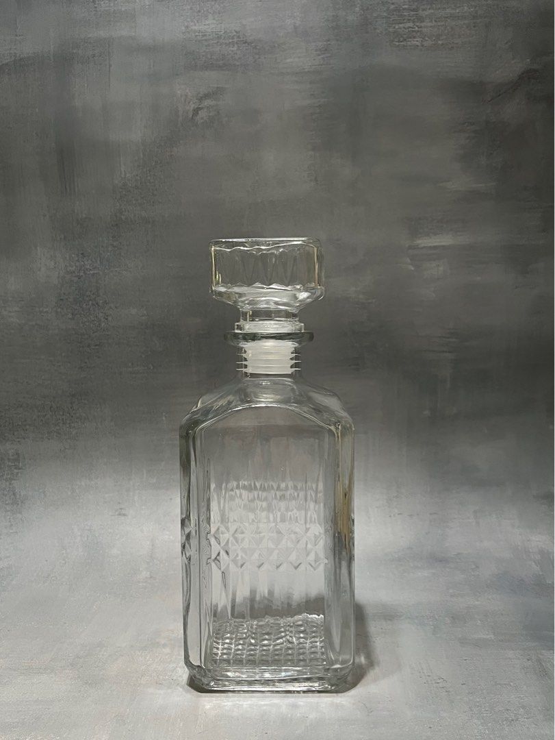 Glass Decanter 1 pc only P250 9.2” Height (Category: Wine Cellar & Storage) located in Silang. Submitted by smallwarescollectibles (Listing ID 1361356000, Image 1). Description: Glass Decanter 1 pc only P250 9.2” Height .
