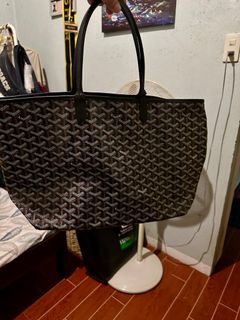 (Category: ) located in . Submitted by luxurygoods89 (Listing ID 1361426508, Image 1). Description: .