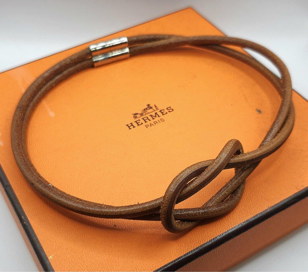 Hermes Hercule Choker/Bracelet (Category: Luxury Accessories) located in Manila. Submitted by mahaechn (Listing ID 1361481407, Image 1). Description: Hermès Hercule Choker/Bracelet ✨💼 Price: ₱8,000 ✅ Lightly used, in good condition 📦 Comes with box 👜 100% authentic 🚚 Delivery Options: • Meet-up (within Adamson/UST) • Lalamove/Grab (buyer shoulders the fee) Minimal signs of wear. Elegant and versatile—can be worn as a choker or bracelet. Perfe