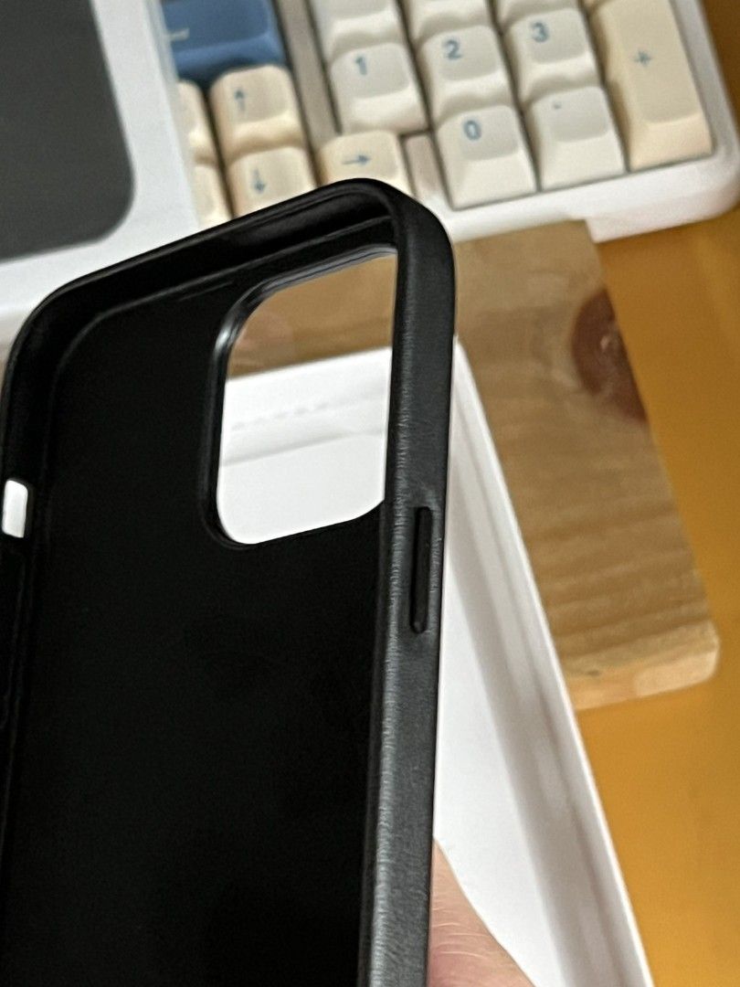 iPhone 14 Pro Magsafe Leather Case [BLACK] (Category: Cases & Sleeves) located in Manila. Submitted by mercedgret74092 (Listing ID 1361373551, Image 3). Description: Other colors available.