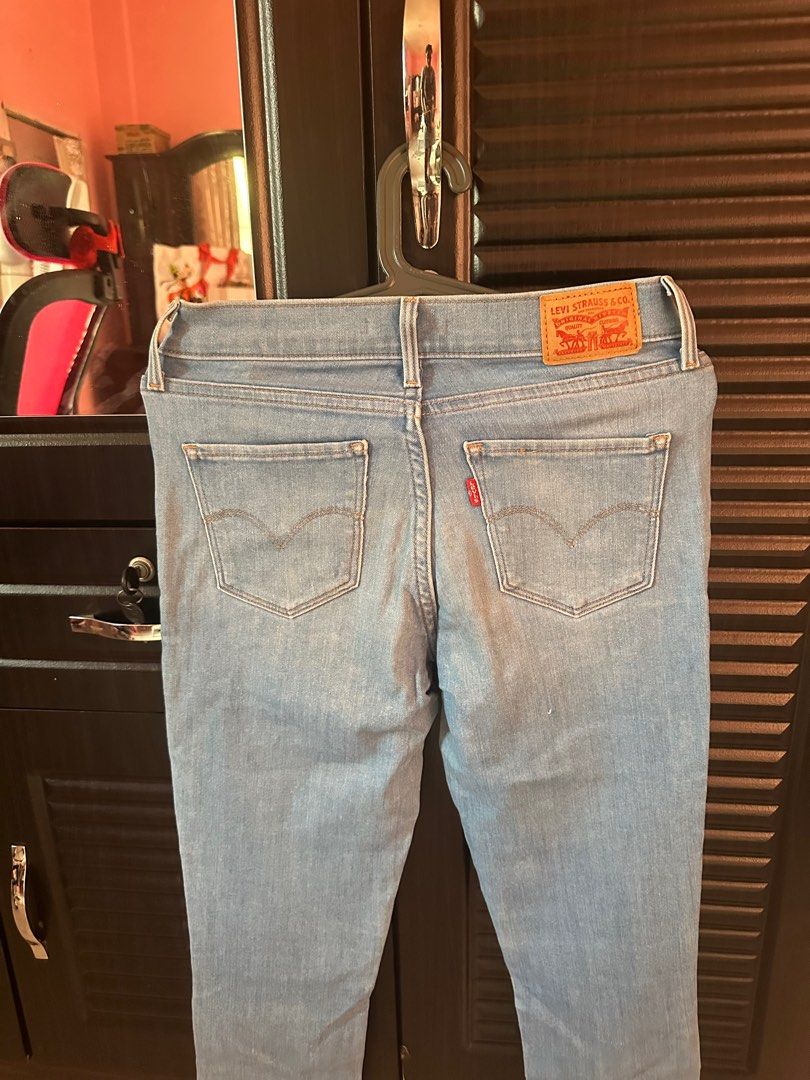 Levis 710 311 skinny jeans (Category: Jeans) located in Manila. Submitted by cedenz (Listing ID 1361476669, Image 2). Description: - Authentic - Lightly used - Size 25 - blue - Size 27 - black - PM me for more photos - RFS: Declutter.