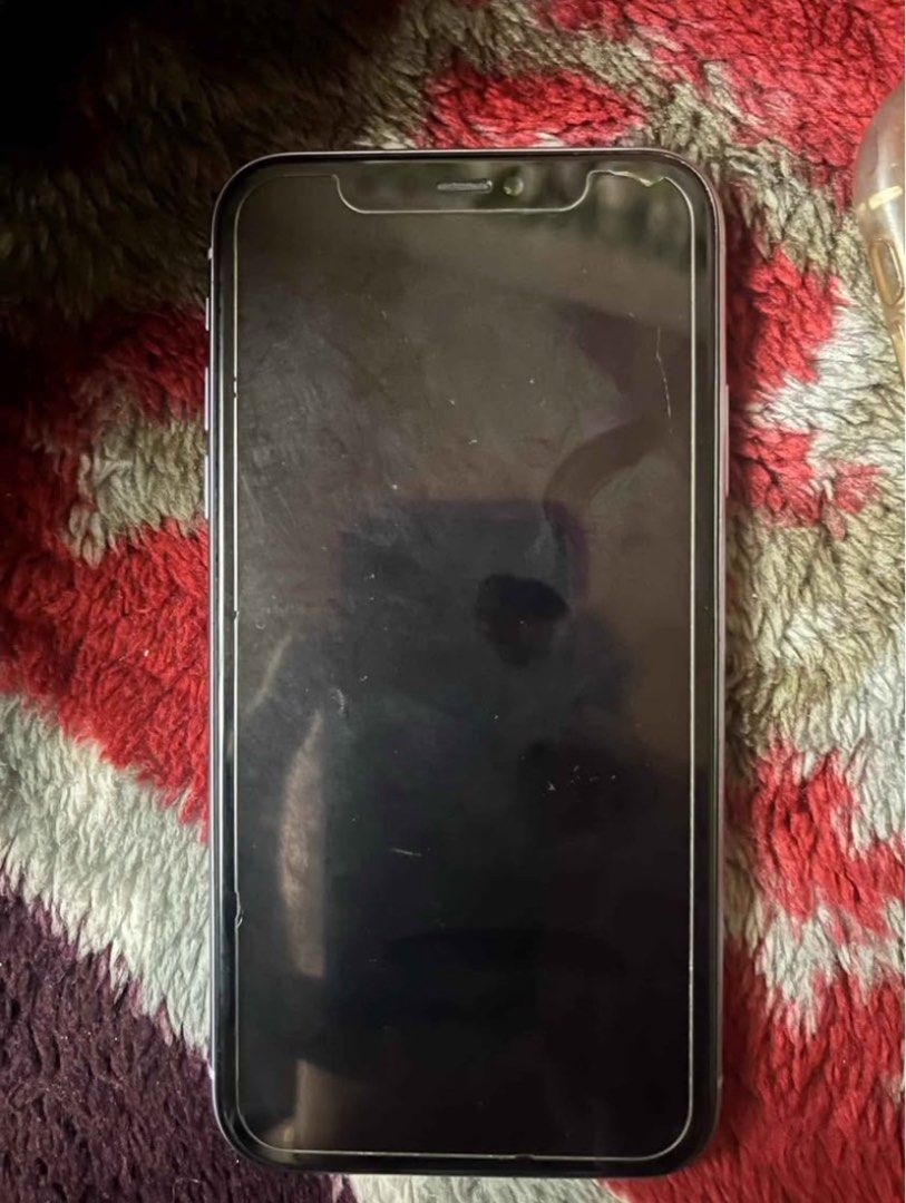LF Iphone 11 LCD issue (Category: iPhone 11 Series) located in Narra. Submitted by hcjbnk37942 (Listing ID 1361358996, Image 1). Description: LF Rush Iphone 11 LCD issue yung 3-3.5k lang sana and Open for COD get kuna agad.