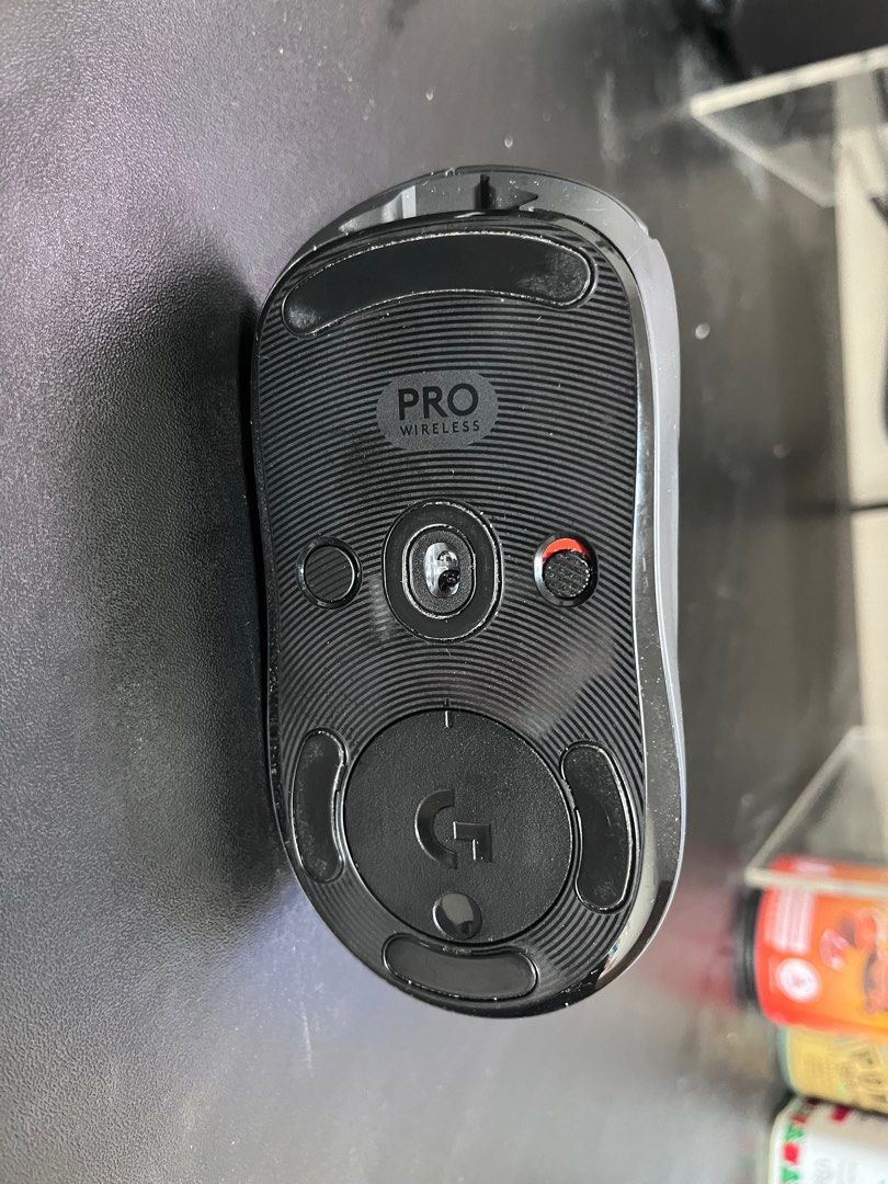 Logitech Pro wireless (Category: Mouse & Mousepads) located in Singapore. Submitted by ministermonet (Listing ID 1361355804, Image 3). Description: Selling away Logitech tech mouse Changed to another ambidextrous mouse.