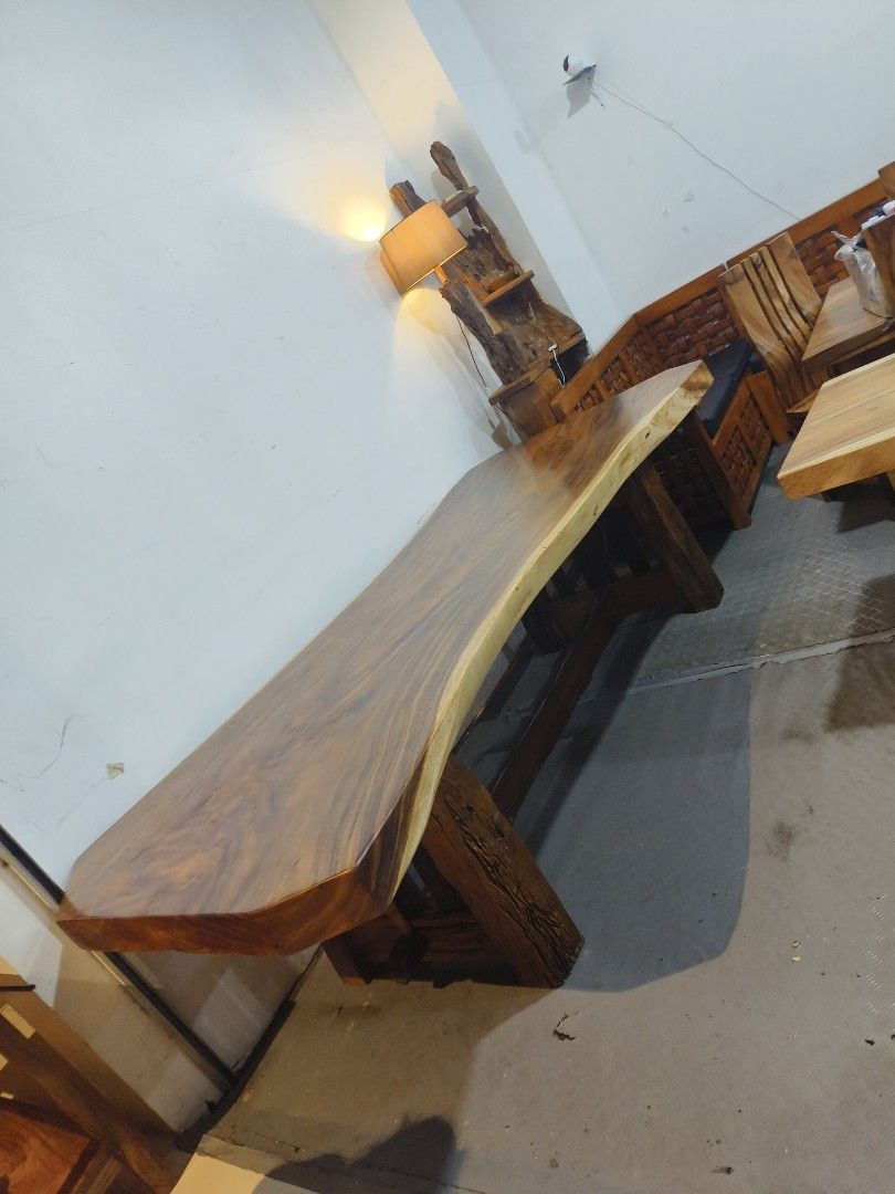 Long solid table (Category: Tables & Sets) located in Quezon City. Submitted by thintina (Listing ID 1361391474, Image 1). Description: long solid table acasia molave 100k table only brandew.