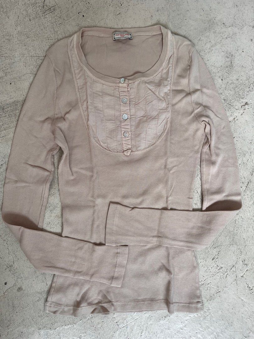 Longsleeve Bundle (7pcs) (Category: Longsleeves) located in Bulacan. Submitted by handlewithcaution (Listing ID 1361362985, Image 2). Description: 7 pcs mix of makapal and lightweight pangmalamig tops. Magaganda in person size small. If gusto retail not bundle pwede pero 150 each minimum of 2 para sulit naman ang shipping. RFS: Decluterring.