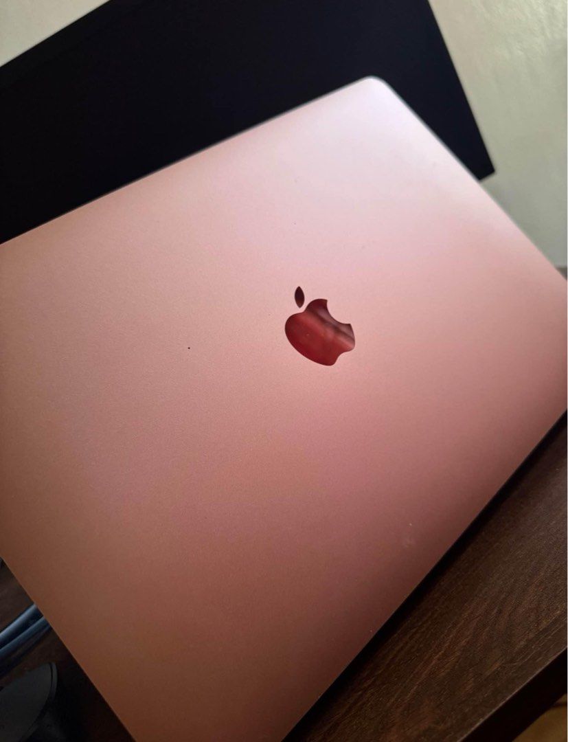 Macbook Air M1 Secondhand (Category: Laptops & Notebooks) located in Makati City. Submitted by lizarrrrrrrrr (Listing ID 1361353969, Image 1). Description: RFS: Planning to buy Ipad pro No issues except for sign of usage / Charger nakatupu pero useful parin need nga lang palitan ng bago. Loc: UH Village near Arca South Taguig Bought: 2021 .