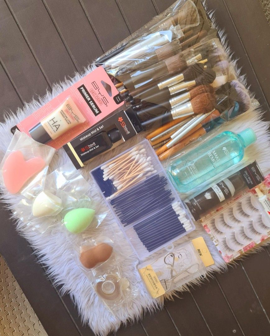 Make Up Artist's Essentials (Category: Makeup) located in Quezon City. Submitted by floreskari78555 (Listing ID 1361427685, Image 2). Description: Make Up Artist's Essentials Kit (Take All) 2,200php‼️‼️ 1 set Disposables Kit (Lipwand ,Spoolie,Hair Pins,Cotton buds) 36pcs Assorted Branded Make Up Brushes (Complete) Shawill Make Up Remover 300ml BYS Brush Cleaner Shawill Setting Spray BYS Primer Serum 5 pairs DFY11 Eyelashes (Best Seller) 1 Eye Eye