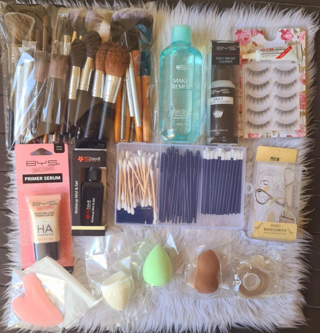 Make Up Artist's Essentials (Category: Makeup) located in Quezon City. Submitted by floreskari78555 (Listing ID 1361427685, Image 1). Description: Make Up Artist's Essentials Kit (Take All) 2,200php‼️‼️ 1 set Disposables Kit (Lipwand ,Spoolie,Hair Pins,Cotton buds) 36pcs Assorted Branded Make Up Brushes (Complete) Shawill Make Up Remover 300ml BYS Brush Cleaner Shawill Setting Spray BYS Primer Serum 5 pairs DFY11 Eyelashes (Best Seller) 1 Eye Eye