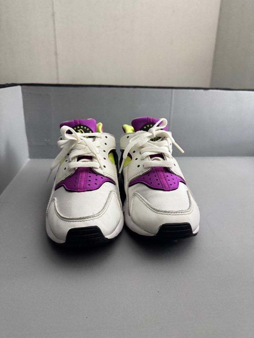 Nike Air Huarache (Category: Sneakers) located in Angeles City. Submitted by kingfpc (Listing ID 1361352717, Image 2). Description: For sale Womens Nike Air Huarache Size 6.5us womens Like new condition Complete with box.